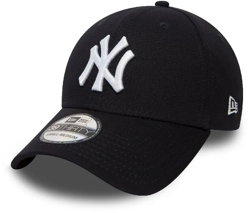 Boater Hats for Classic Elegance-New York Yankees New Era 39Thirty Essential Black Stretch Baseball Cap