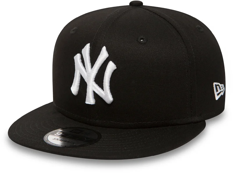 Rain Hats for Wet Weather Protection-New Era 9Fifty NY Yankees Black/White Snapback Baseball Cap