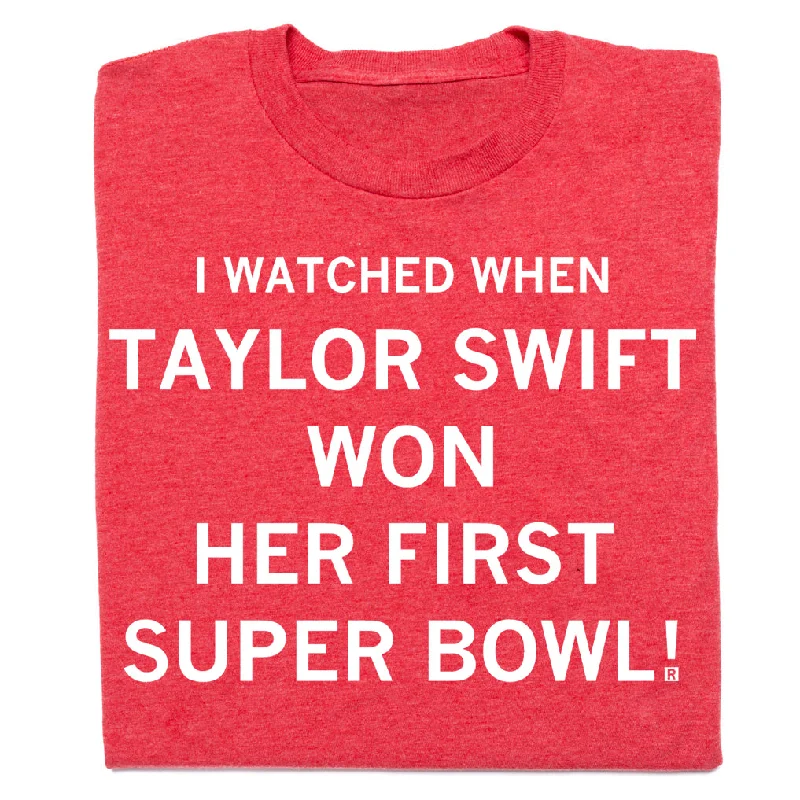 Minimalist T-Shirt for Clean, Modern Looks-Taylor Swift Won Her First Super Bowl